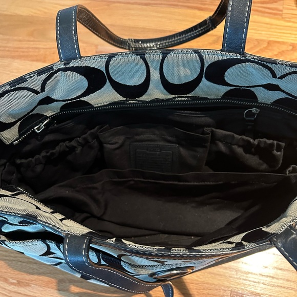 Coach Tote Bag - Picture 3 of 4